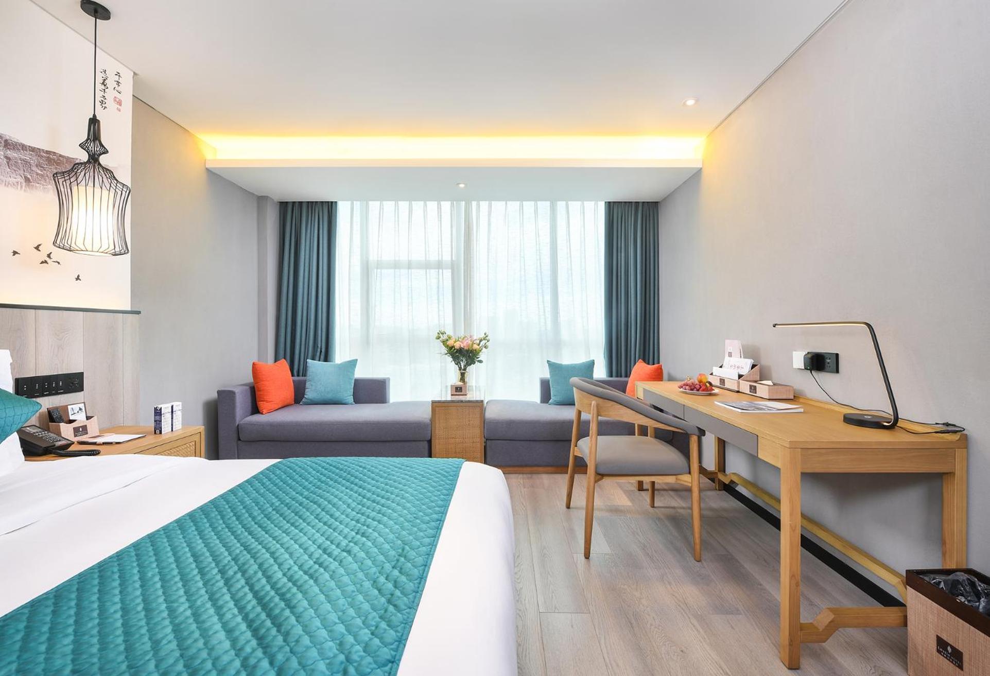 Mehood Lestie International Hotel Nancun Wanbo Metro Station Branch - Free Shuttle Bus To Canton Fair Complex During Canton Fair Period & Free Breakfast & Free Afternoon Tea & Free Midnight Snack & Free Vpn Internet Access Exterior photo