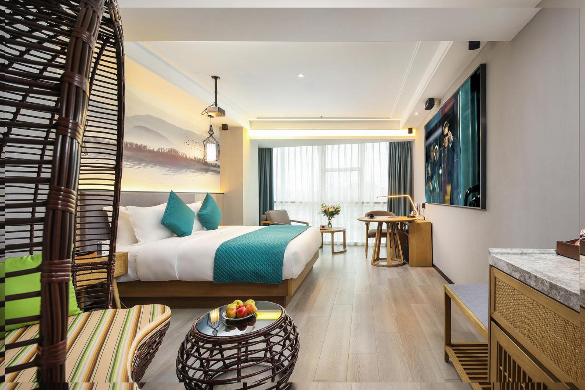 Mehood Lestie International Hotel Nancun Wanbo Metro Station Branch - Free Shuttle Bus To Canton Fair Complex During Canton Fair Period & Free Breakfast & Free Afternoon Tea & Free Midnight Snack & Free Vpn Internet Access Exterior photo