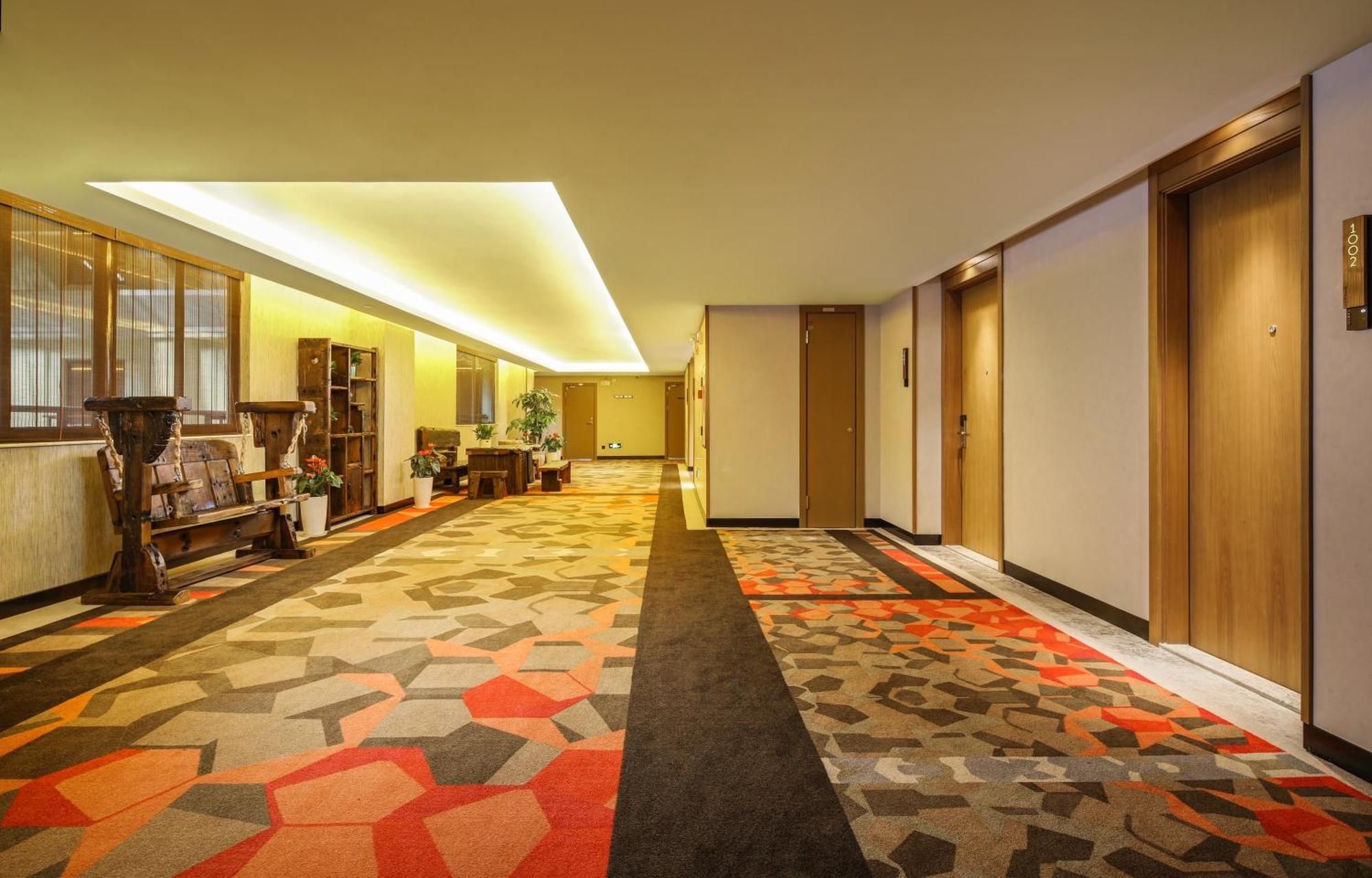 Mehood Lestie International Hotel Nancun Wanbo Metro Station Branch - Free Shuttle Bus To Canton Fair Complex During Canton Fair Period & Free Breakfast & Free Afternoon Tea & Free Midnight Snack & Free Vpn Internet Access Exterior photo