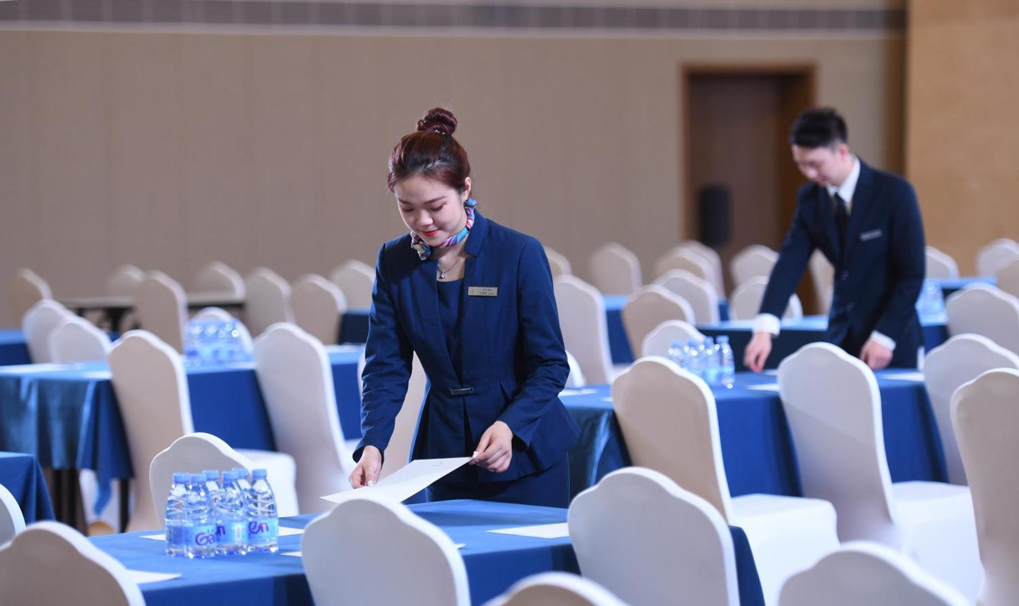 Mehood Lestie International Hotel Nancun Wanbo Metro Station Branch - Free Shuttle Bus To Canton Fair Complex During Canton Fair Period & Free Breakfast & Free Afternoon Tea & Free Midnight Snack & Free Vpn Internet Access Exterior photo