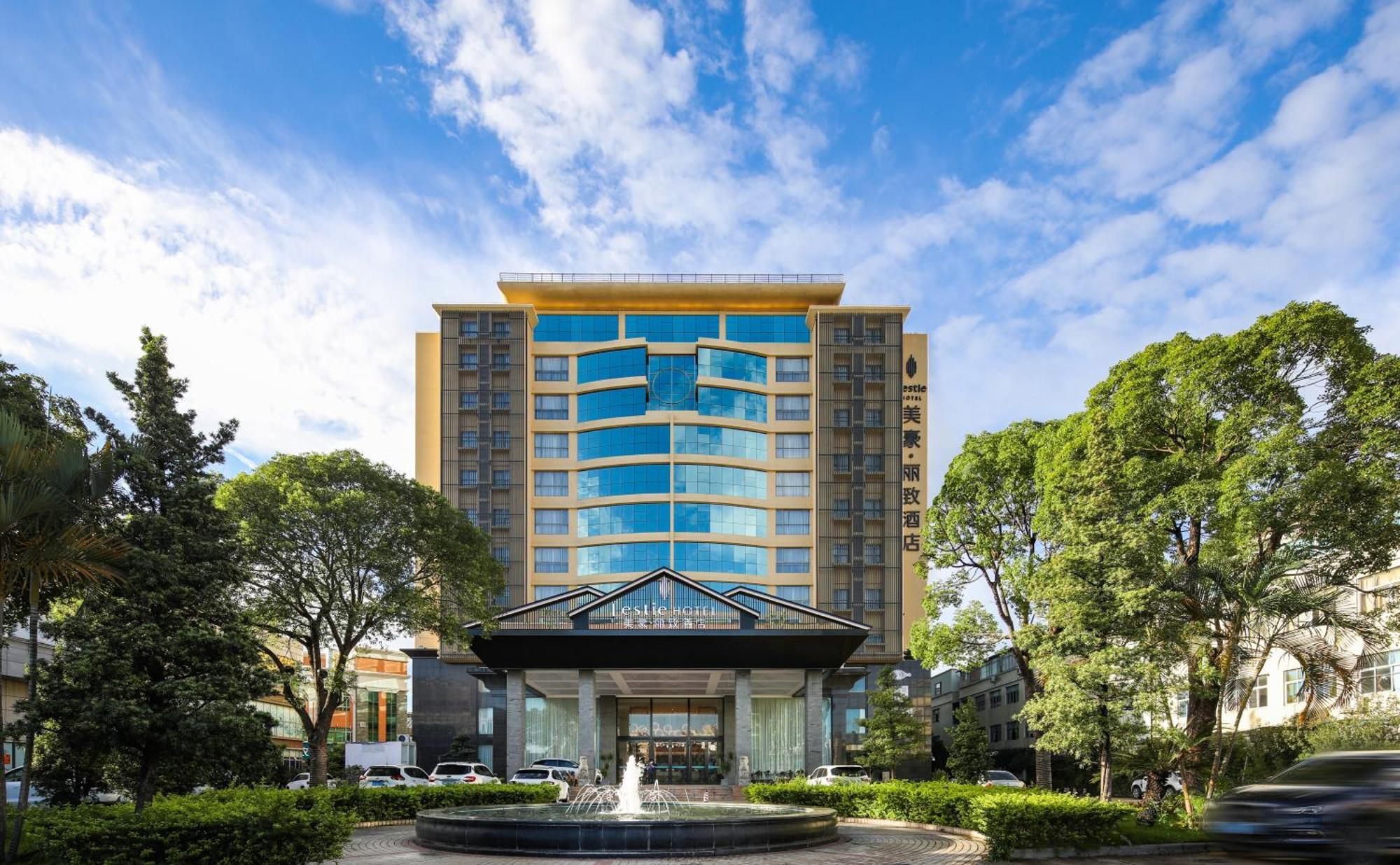 Mehood Lestie International Hotel Nancun Wanbo Metro Station Branch - Free Shuttle Bus To Canton Fair Complex During Canton Fair Period & Free Breakfast & Free Afternoon Tea & Free Midnight Snack & Free Vpn Internet Access Exterior photo
